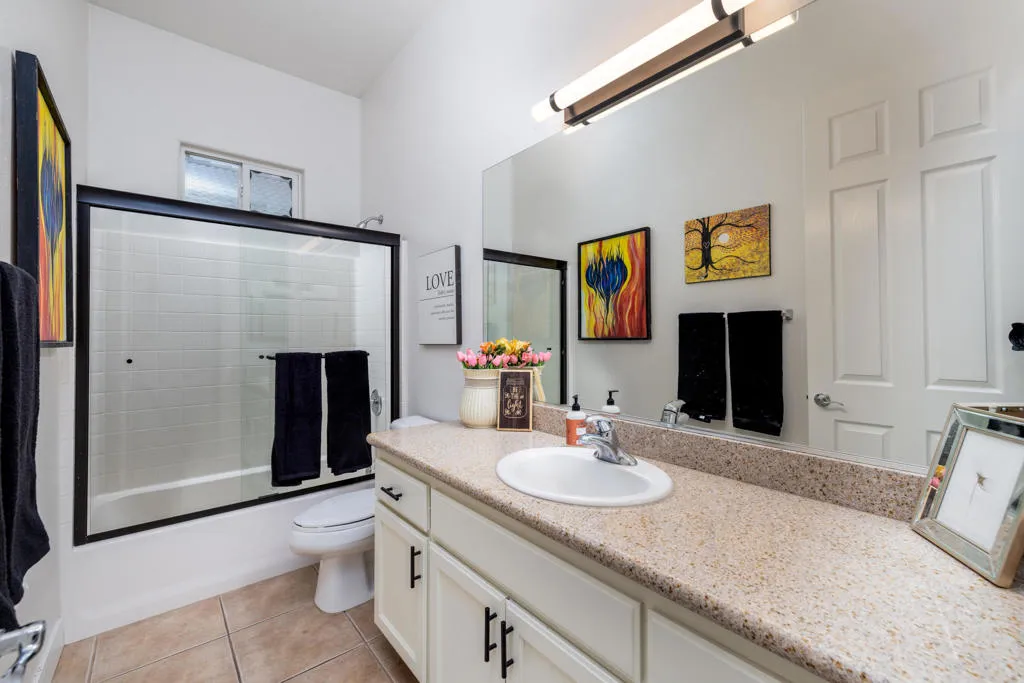 35 hdrephoto.com-49527-wayne-st-172