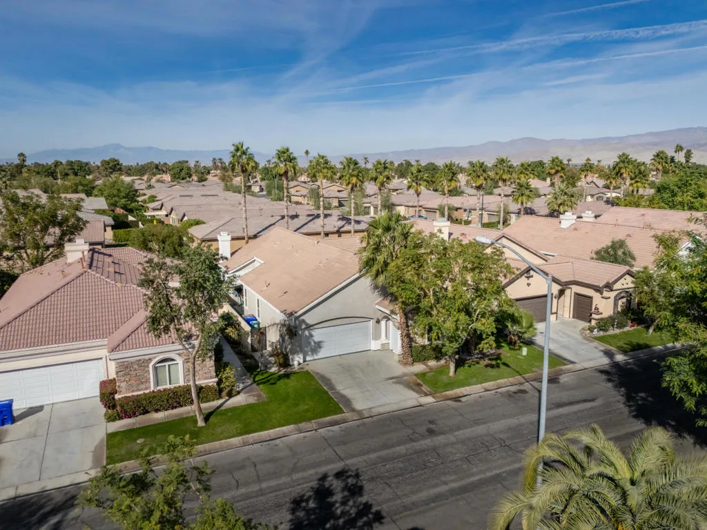 89 hdrephoto.com-49527-wayne-st-aerial-0