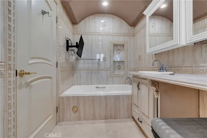 10410 Mattock Avenue, Downey, California 90241