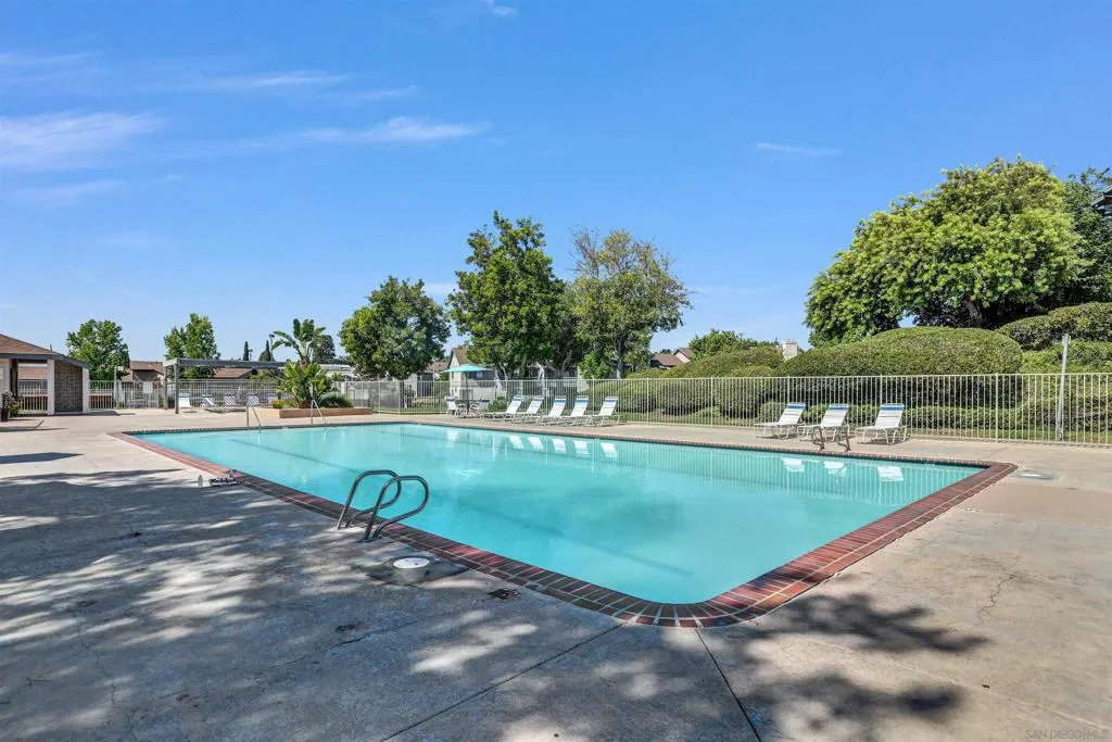 3049 Golden Oak Way, Spring Valley, California 91978 home-pic-18