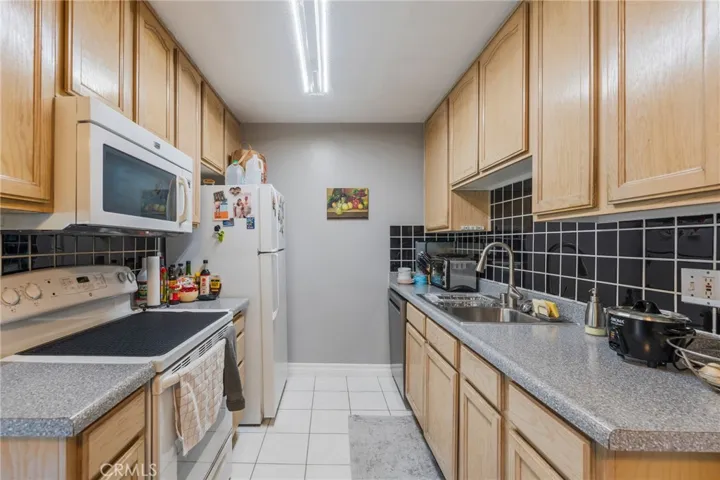 8710 Belford Avenue 106b, Los Angeles, California 90045