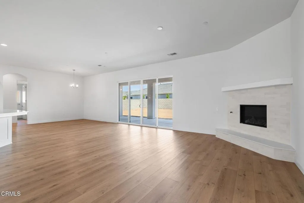 8-web-or-mls-7422-allenmier-ct