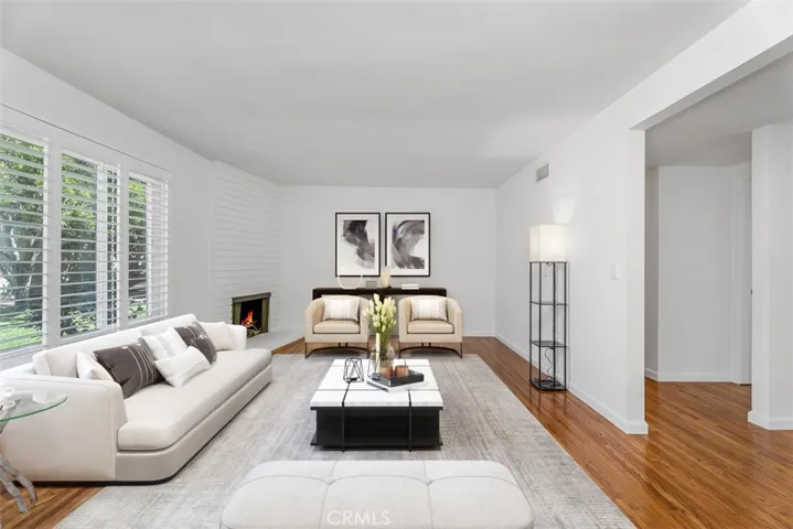Living Room (AI Staged)