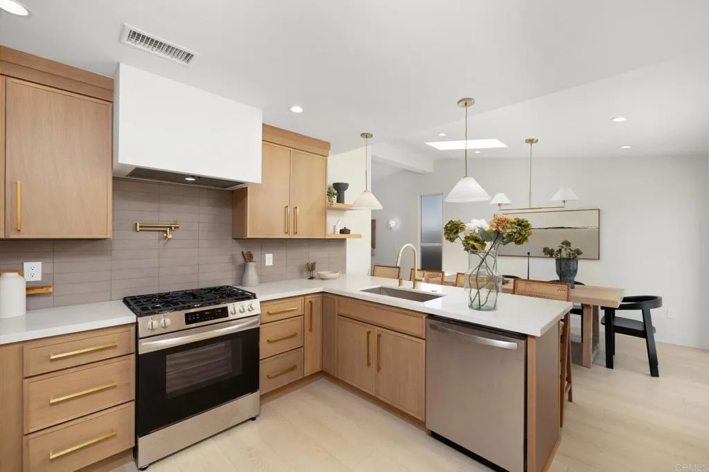 4826 Maricopa St, Torrance, California 90503 home-pic-10