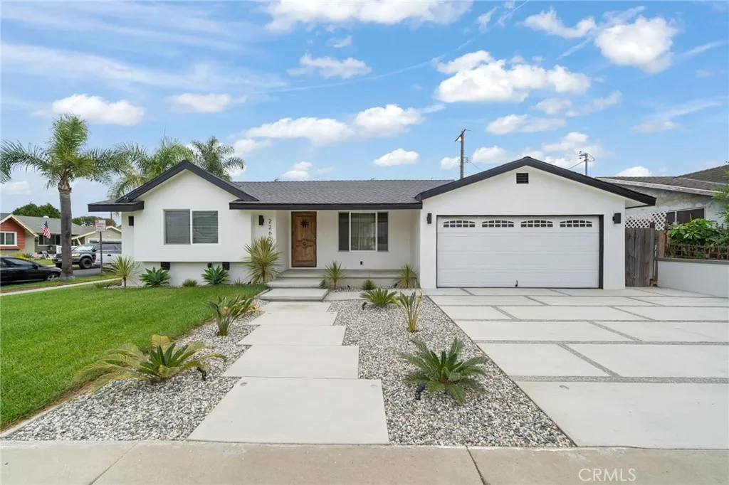 22624 Moneta Avenue, Carson, California 90745, 3 Bedrooms Bedrooms, ,2 BathroomsBathrooms,Residential,For Sale,Moneta,PW25194951
