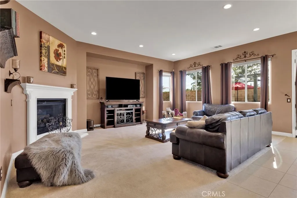 12916 Hyperion Lane, Apple Valley, California 92308 home-pic-16