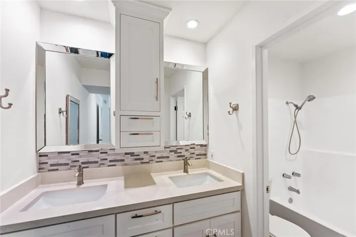 67 Greenmoor, Irvine, California 92614