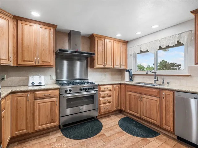7991 Montrose Avenue, Hesperia, California 92345