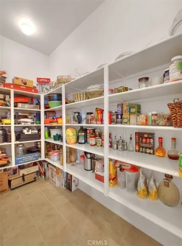 Walk-in Pantry