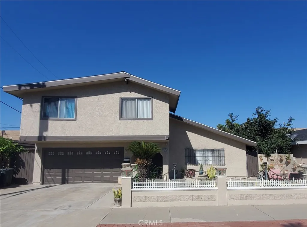 272 N Donneybrooke Street, Orange, California 92868, 4 Bedrooms Bedrooms, ,2 BathroomsBathrooms,Residential,For Sale,Donneybrooke,PW25195110