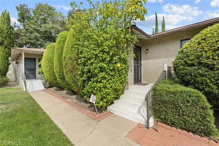 675 N Rosemary Lane, Burbank, California 91505