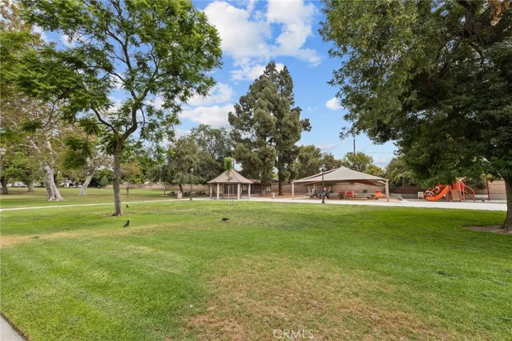 675 N Rosemary Lane, Burbank, California 91505
