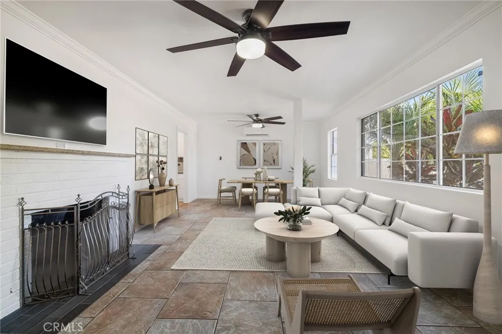 6339 Riverton Avenue, North Hollywood, California 91606 home-pic-1
