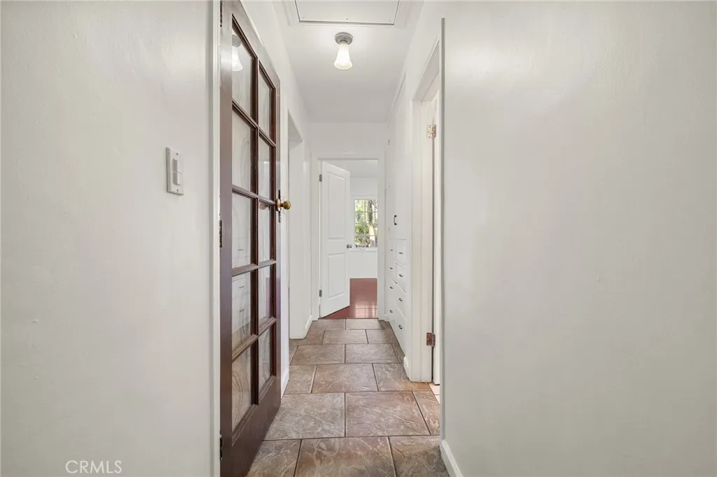 6339 Riverton Avenue, North Hollywood, California 91606 home-pic-5