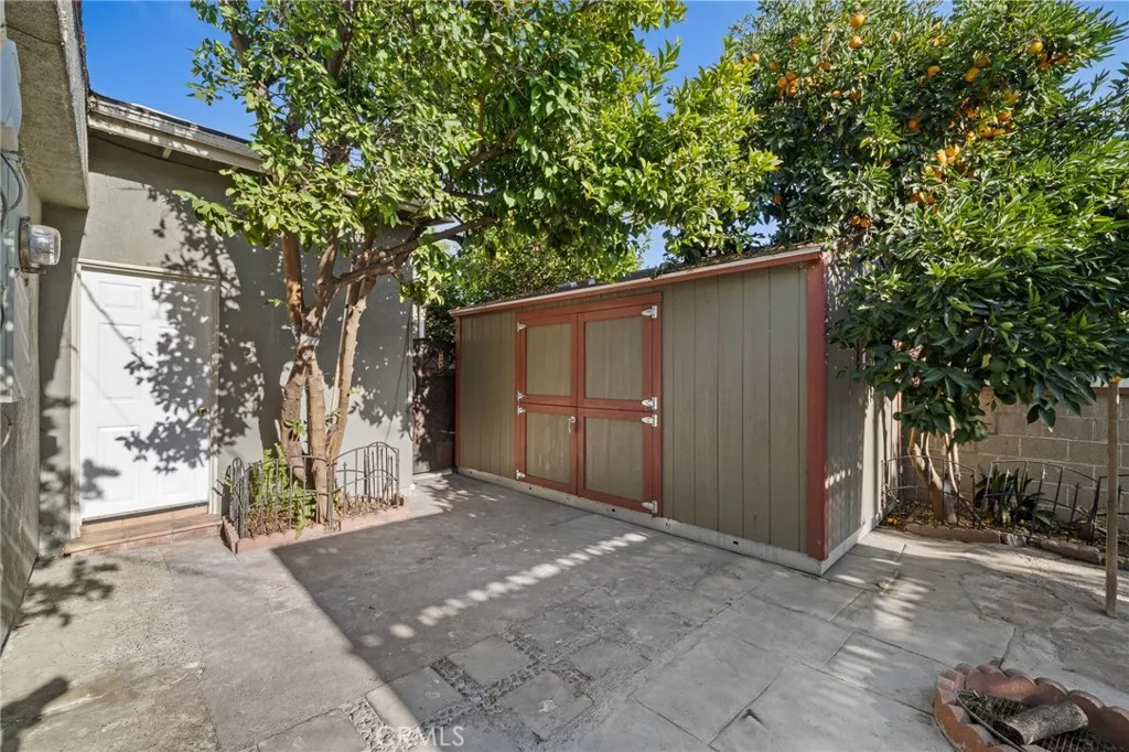 6339 Riverton Avenue, North Hollywood, California 91606 home-pic-15