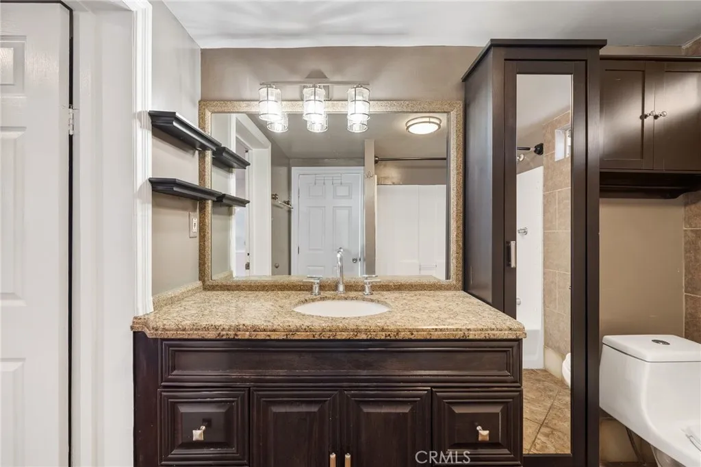 6339 Riverton Avenue, North Hollywood, California 91606 home-pic-11