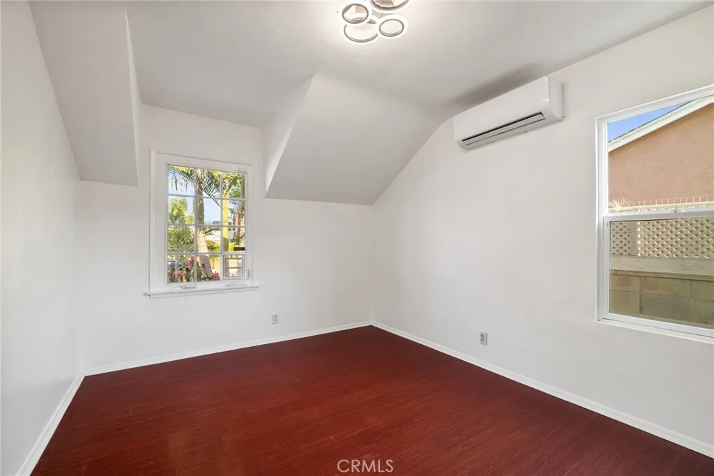 6339 Riverton Avenue, North Hollywood, California 91606 home-pic-28