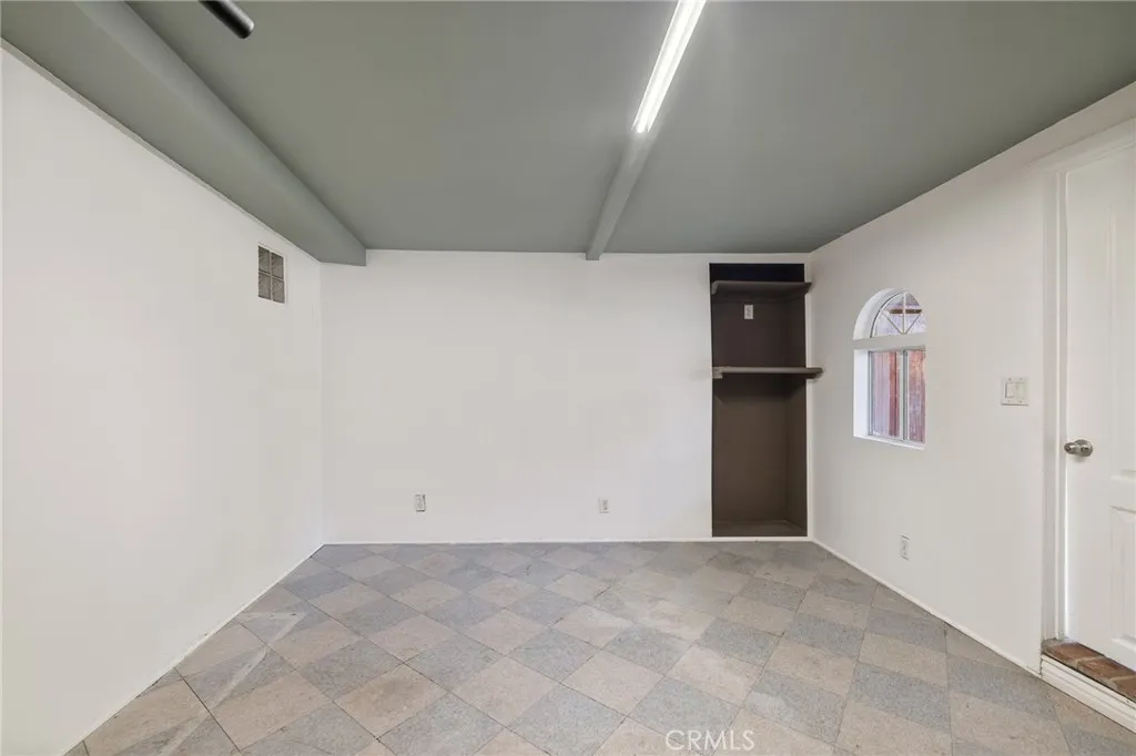 6339 Riverton Avenue, North Hollywood, California 91606 home-pic-19