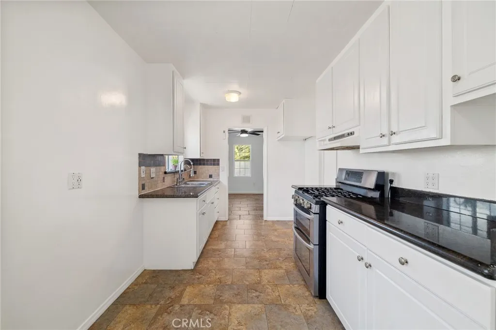 6339 Riverton Avenue, North Hollywood, California 91606 home-pic-27