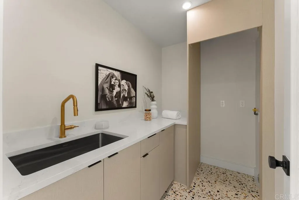 4224 Tonopah Avenue, San Diego, California 92110 home-pic-26