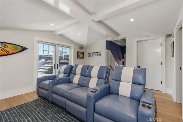 2149 E Ocean Boulevard, Newport Beach, California 92661