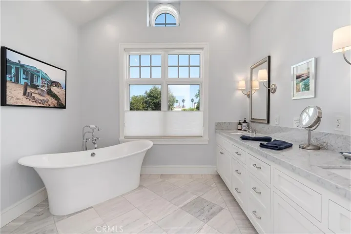 2149 E Ocean Boulevard, Newport Beach, California 92661