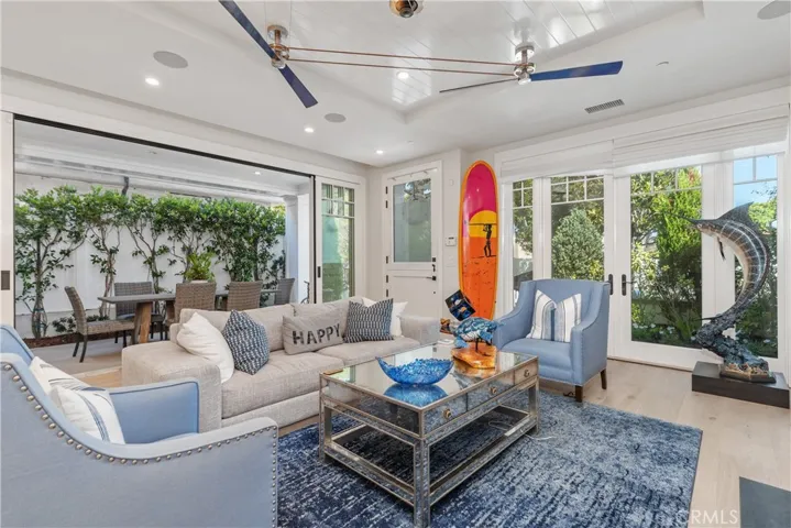 2149 E Ocean Boulevard, Newport Beach, California 92661