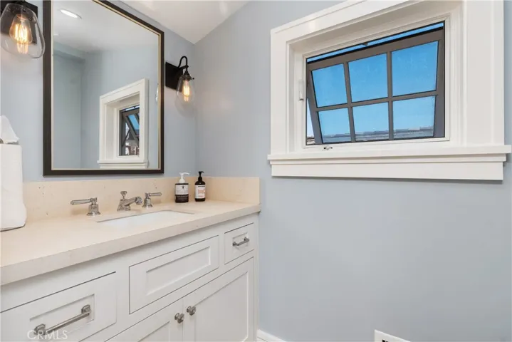 2149 E Ocean Boulevard, Newport Beach, California 92661