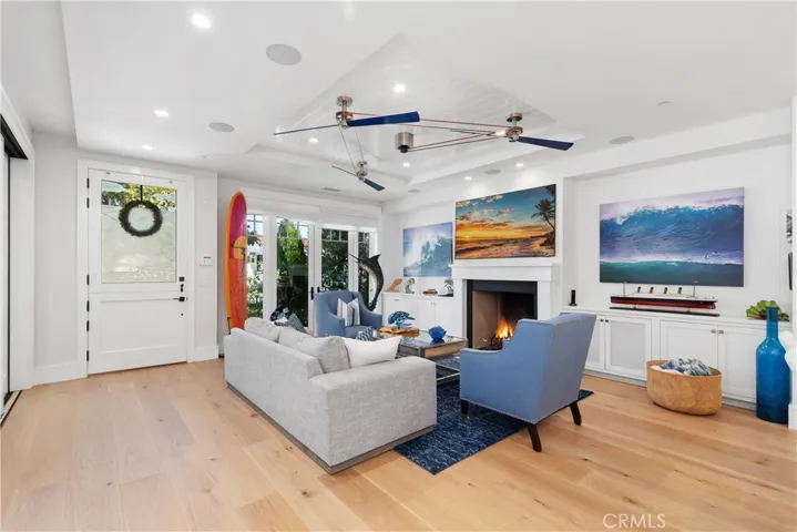 2149 E Ocean Boulevard, Newport Beach, California 92661