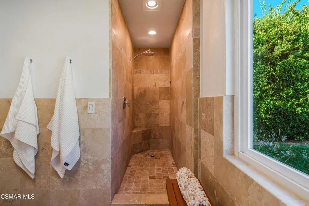 552 Longbranch Road, Simi Valley, California 93065 home-pic-28