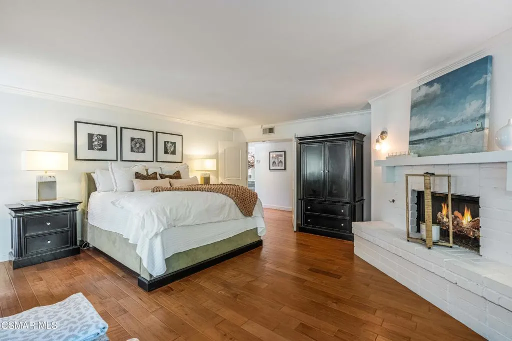 552 Longbranch Road, Simi Valley, California 93065 home-pic-24