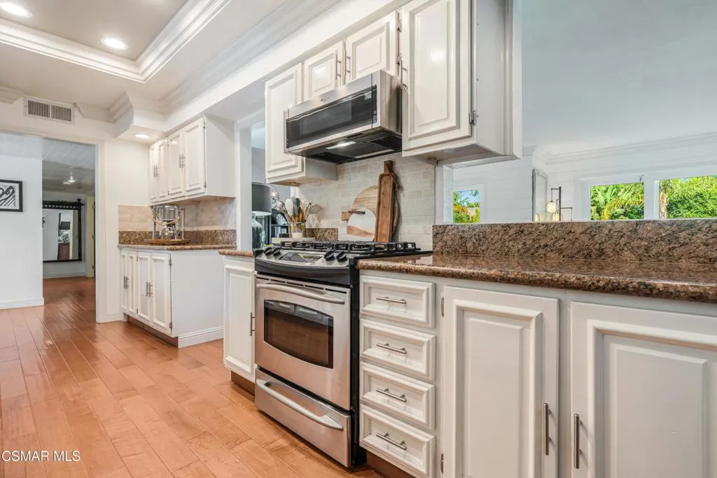 552 Longbranch Road, Simi Valley, California 93065 home-pic-16