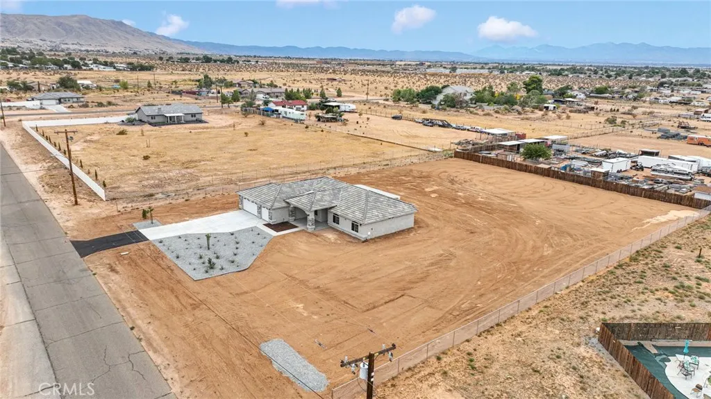 12584 Mesquite Road, Apple Valley, California 92307 home-pic-37