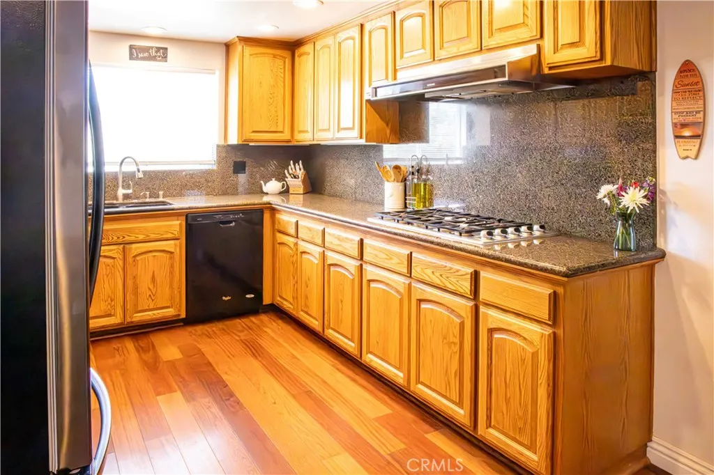 59 Sandra Court, Newbury Park, California 91320 home-pic-8
