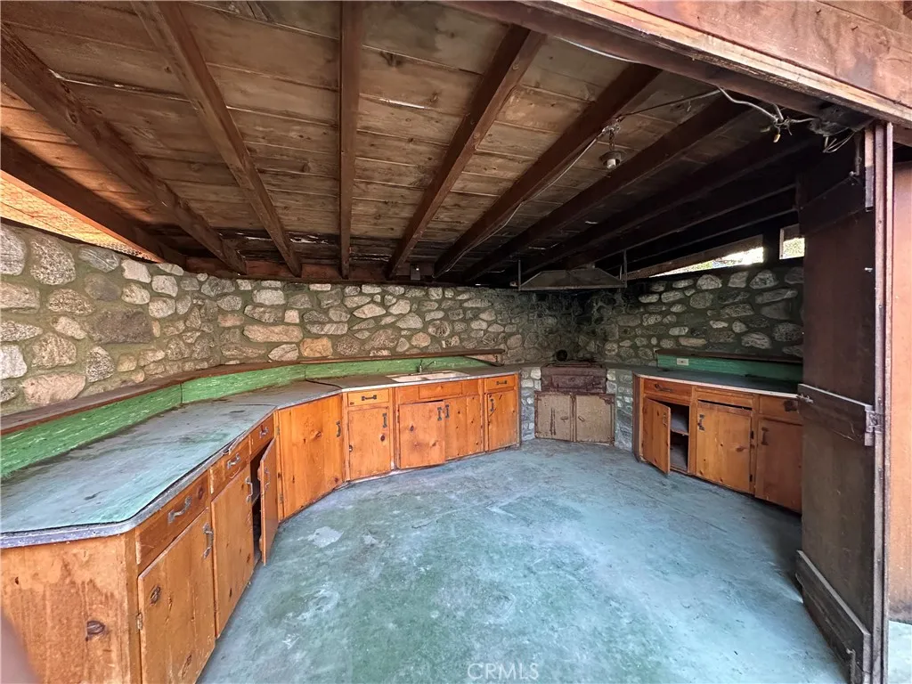 39505 Canyon Drive, Forest Falls, California 92339 home-pic-12