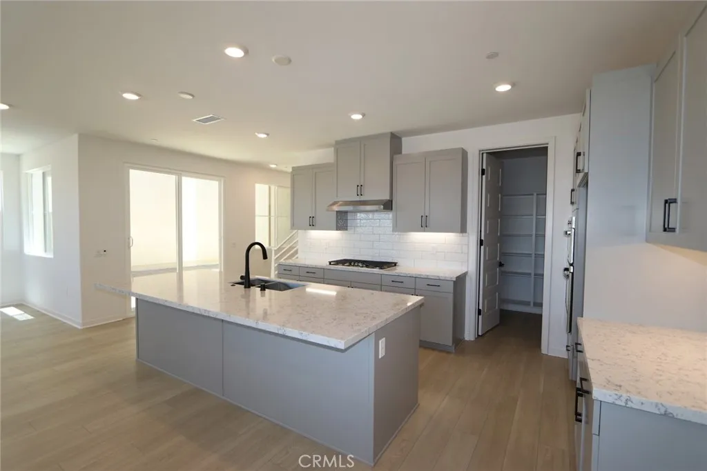 26969 Echo Mountain Way, Valencia, California 91381 home-pic-2
