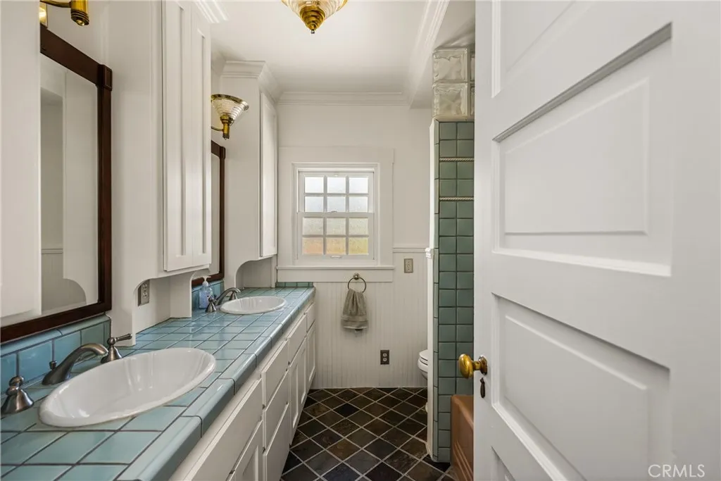 1166 N Handy Street, Orange, California 92867 home-pic-18