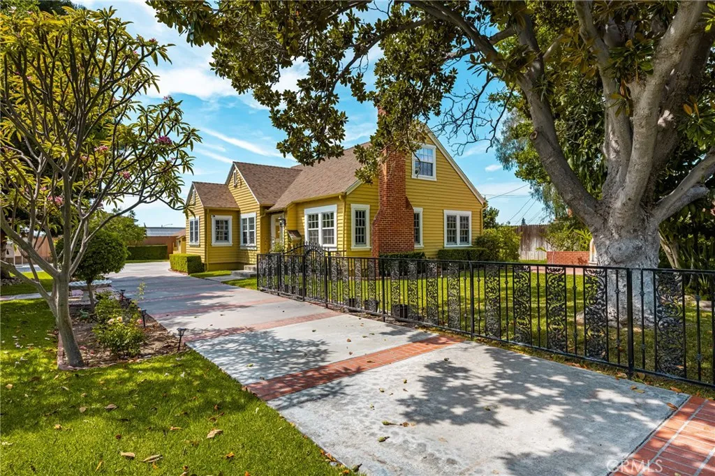 1166 N Handy Street, Orange, California 92867, 4 Bedrooms Bedrooms, ,2 BathroomsBathrooms,Residential,For Sale,Handy,PW25195255