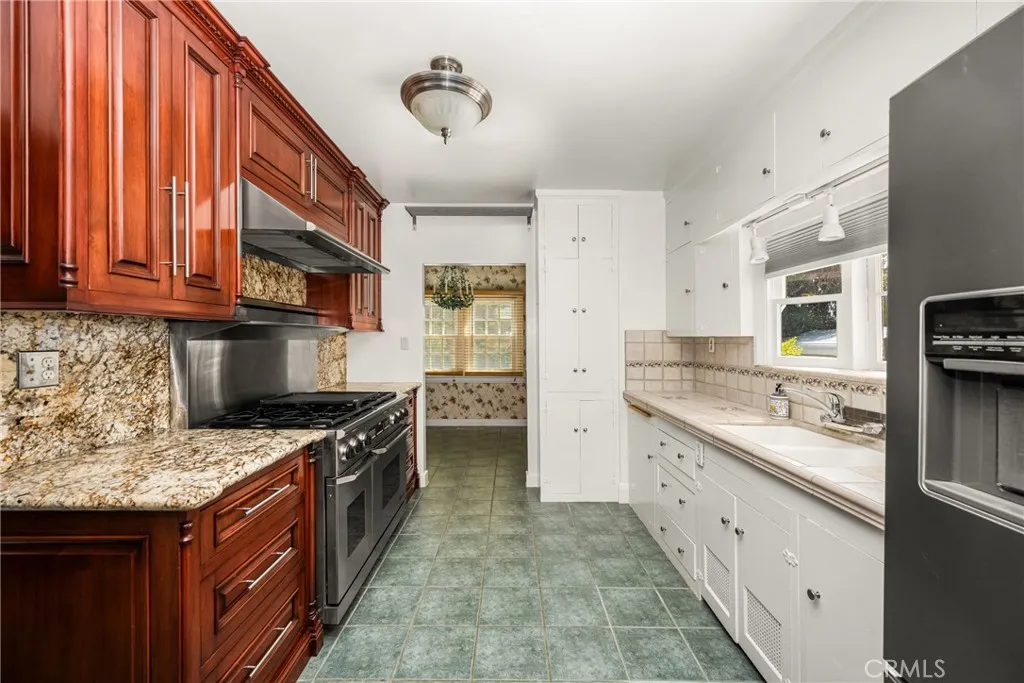 1166 N Handy Street, Orange, California 92867 home-pic-17