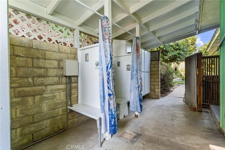 Pool dressing area