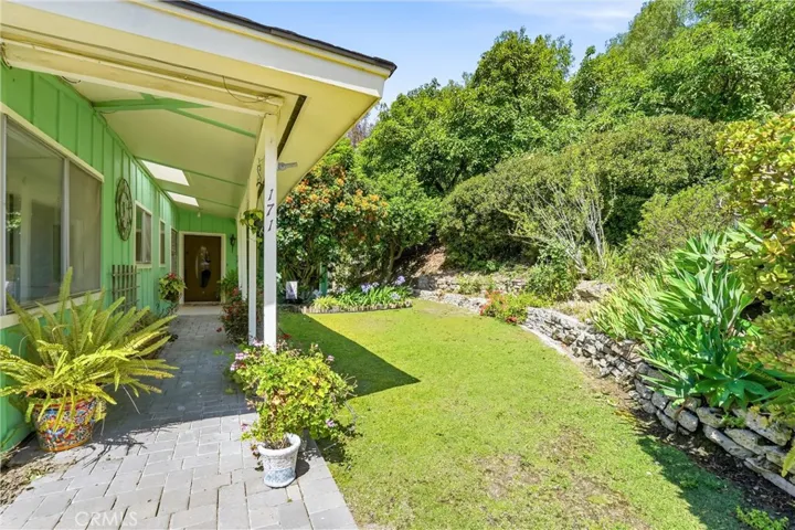 171 Canada Sombre Road, La Habra Heights, California 90631