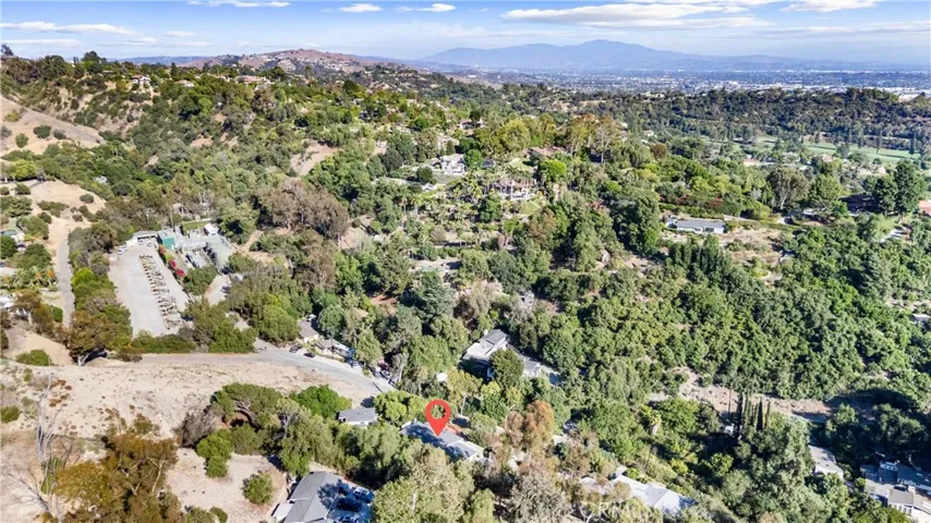 171 Canada Sombre Road, La Habra Heights, California 90631