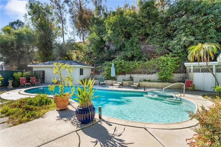 Private pool