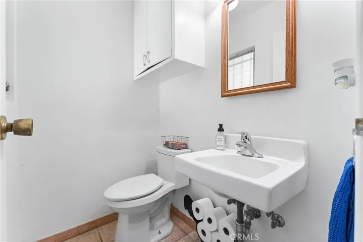 1/2 bath off kitchen