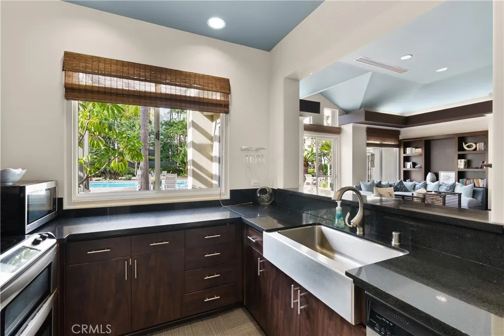 2243 Martin 207, Irvine, California 92612 home-pic-31