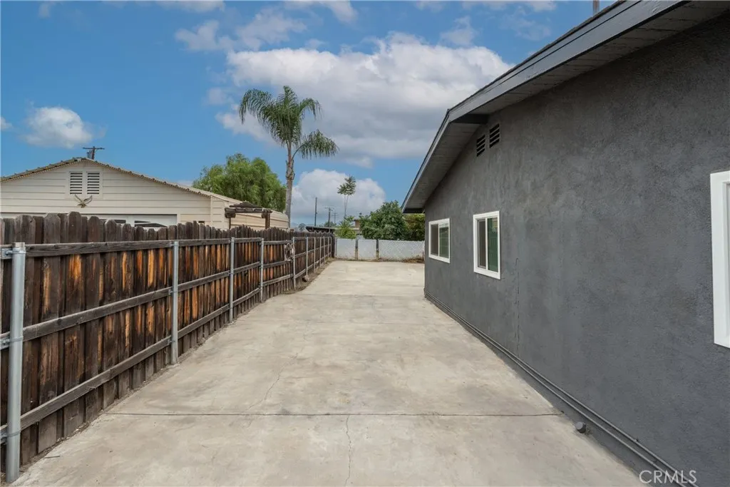25481 6th Street, San Bernardino, California 92410 home-pic-12