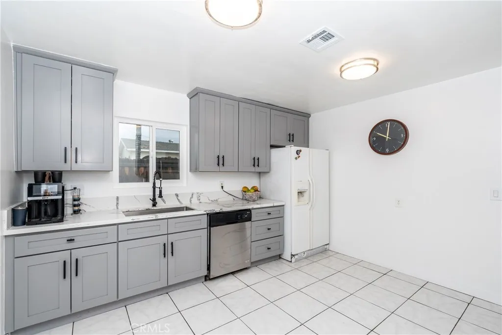 25481 6th Street, San Bernardino, California 92410 home-pic-18