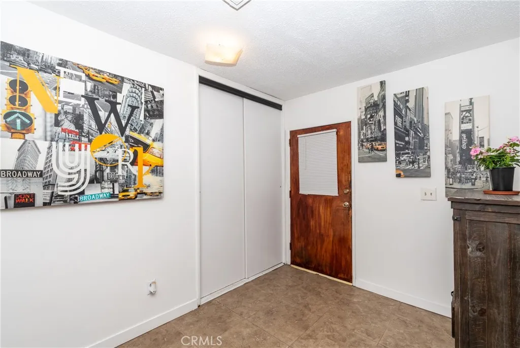 25481 6th Street, San Bernardino, California 92410 home-pic-7