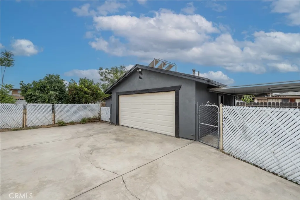 25481 6th Street, San Bernardino, California 92410 home-pic-10