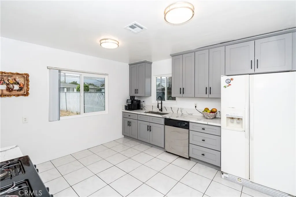 25481 6th Street, San Bernardino, California 92410 home-pic-20